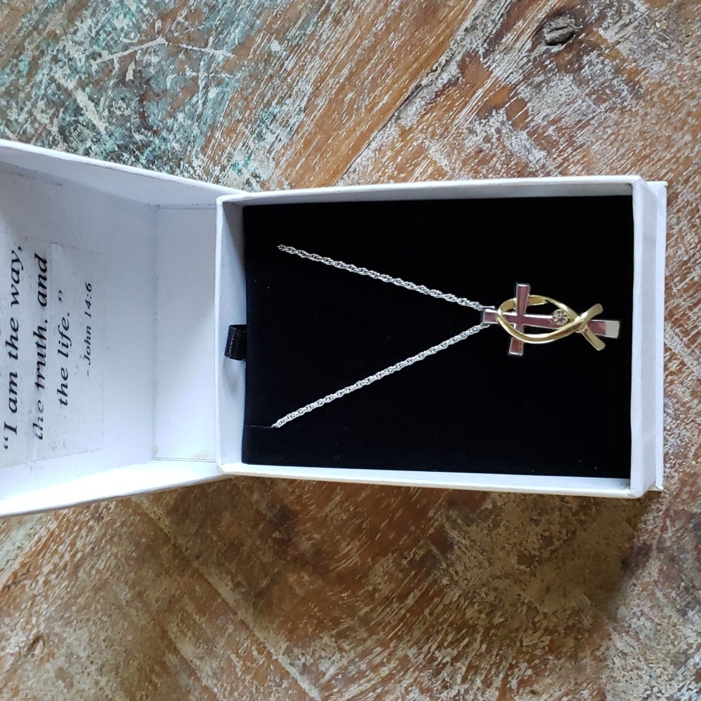 SILVER CHAIN ✝️ Cross & Gold Tone Fish, embellished with Diamante (BIN 008)
